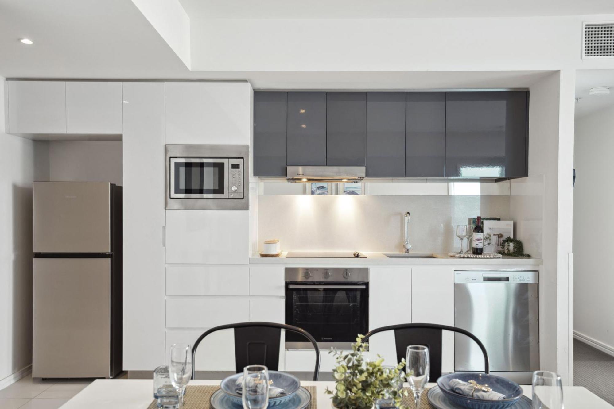 H Residences - Qstay * Gold Coast